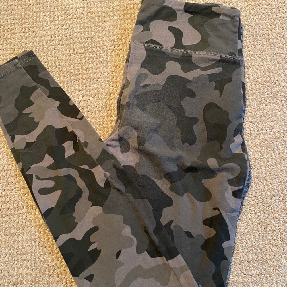 Mossimo soft camo leggings
